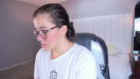 Karine online show from October 2025 11:32:02 AM