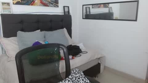 vane online show from December 2025 09:12:02 PM