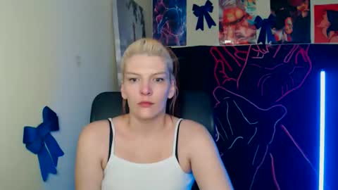 Vanessa online show from April 2026 06:45:01 PM