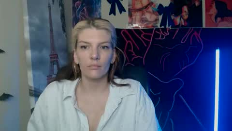 Snapshot of vanrey_ chatting on May 2026 06:52:01 AM Vanessa online show from May 2026 06:52:01 AM