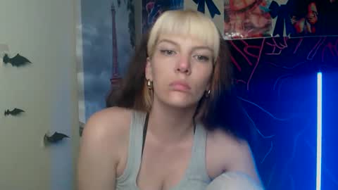 Snapshot of vanrey_ chatting on May 2026 04:12:02 PM Vanessa online show from May 2026 04:12:02 PM