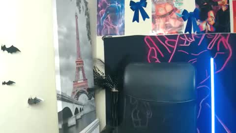 Snapshot of vanrey_ chatting on May 2026 04:25:01 PM Vanessa online show from May 2026 04:25:01 PM