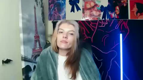 Snapshot of vanrey_ chatting on May 2026 04:54:02 AM Vanessa online show from May 2026 04:54:02 AM