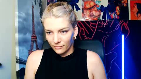 Snapshot of vanrey_ chatting on May 2026 04:47:01 PM Vanessa online show from May 2026 04:47:01 PM