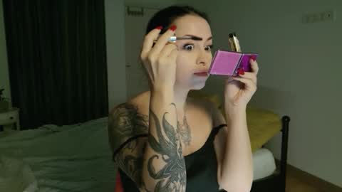 Snapshot of vaolietkat chatting on October 2025 05:52:01 AM vaolietkat online show from October 2025 05:52:01 AM