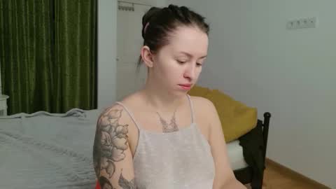 Snapshot of vaolietkat chatting on November 2025 06:34:01 AM vaolietkat online show from November 2025 06:34:01 AM