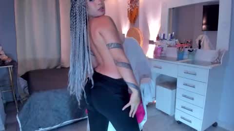 Vayolett Bass online show from January 2026 05:23:02 AM