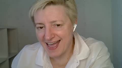 vea_motty online show from February 2026 11:24:01 AM