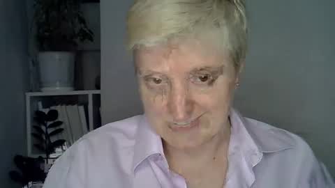 vea_motty online show from April 2026 04:05:02 PM