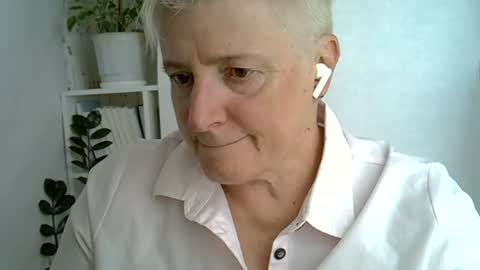 vea_motty online show from July 2026 09:40:01 AM