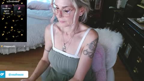 Snapshot of veafreeze chatting on October 2025 05:52:02 AM veafreeze online show from October 2025 05:52:02 AM