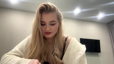 Monika online show from February 2026 02:36:01 PM