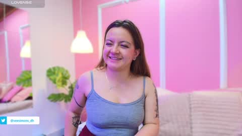 Vee Simons online show from January 2025 08:03:01 AM