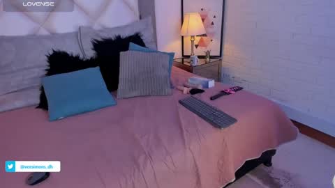 Vee Simons online show from January 2025 10:15:01 PM