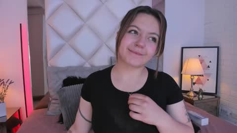 Vee Simons online show from January 2025 08:59:01 PM