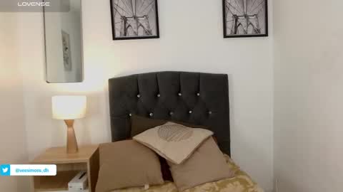 Vee Simons online show from February 2025 09:36:01 PM