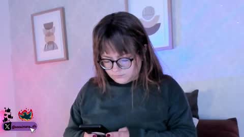 Vee Simons online show from September 2025 07:47:01 PM