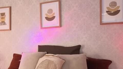 Vee Simons online show from October 2025 07:47:01 PM