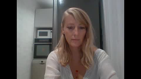 Veessa online show from October 2025 04:16:01 PM