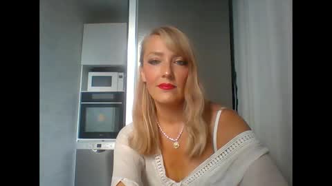 Veessa online show from October 2025 12:39:01 PM