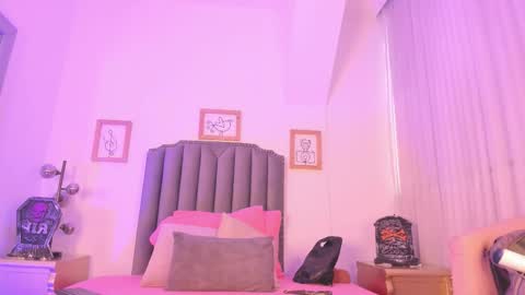   online show from October 2025 11:44:01 AM