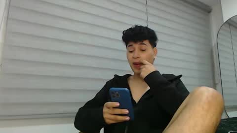 Snapshot of velascosexyboy chatting on January 2025 02:08:01 AM velascosexyboy online show from January 2025 02:08:01 AM