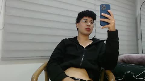 Snapshot of velascosexyboy chatting on January 2025 05:09:01 AM velascosexyboy online show from January 2025 05:09:01 AM