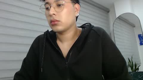 Snapshot of velascosexyboy chatting on February 2025 02:25:01 AM velascosexyboy online show from February 2025 02:25:01 AM