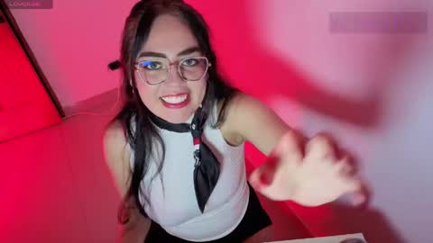 Snapshot of velournyx chatting on April 2026 04:28:02 AM VELOURNYX online show from April 2026 04:28:02 AM