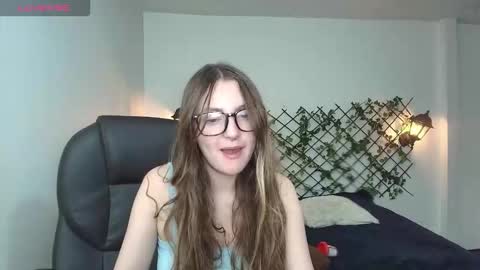 Snapshot of velvet__moon chatting on March 2026 12:26:01 AM Sophi online show from March 2026 12:26:01 AM