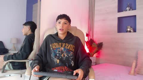 Snapshot of velvet_an chatting on April 2026 04:06:01 AM An online show from April 2026 04:06:01 AM