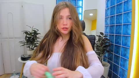 velvet_cherry online show from January 2025 04:38:01 PM