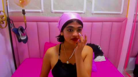 velvet_giirll online show from June 2026 06:23:01 PM