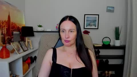 Jasmine online show from October 2025 05:42:01 PM