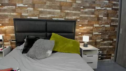 velvet_moon___ online show from March 2026 04:46:01 PM