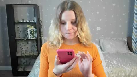 velvet_peach_ online show from December 2025 11:28:01 AM