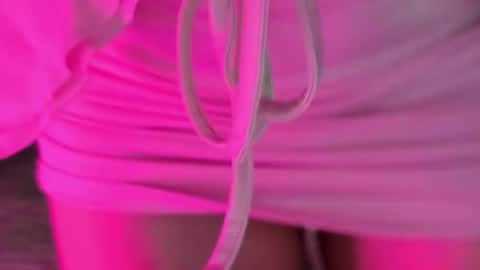 Snapshot of velvet_siren chatting on January 2025 09:14:02 PM Violet online show from January 2025 09:14:02 PM