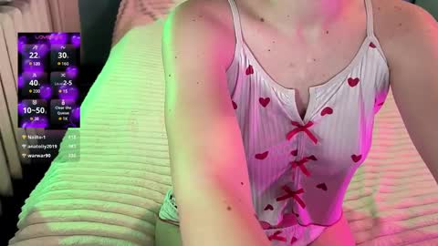 Snapshot of velvet_siren chatting on March 2025 04:53:01 PM Violet online show from March 2025 04:53:01 PM