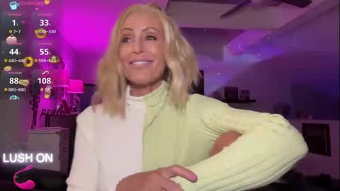 Snapshot of velvetbarbie chatting on January 2025 01:56:01 AM VelvetBarbie online show from January 2025 01:56:01 AM