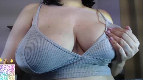 Snapshot of velvetcrystal chatting on June 2026 12:38:01 AM Crystal PVT OPEN online show from June 2026 12:38:01 AM