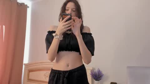 Kelly online show from April 2026 06:40:01 AM