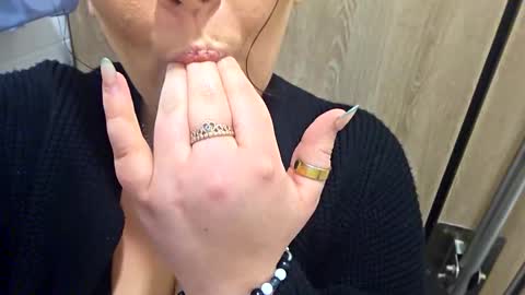 velvetroulette online show from November 2025 12:27:02 PM