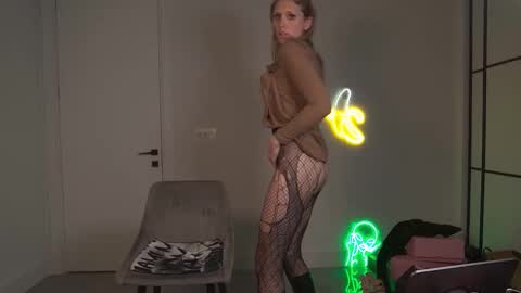 VelvetTGirl online show from March 2026 05:44:01 AM