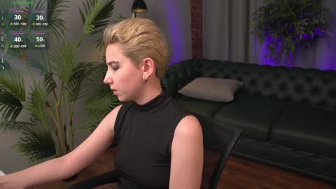 Snapshot of velvetvalkyries chatting on January 2025 05:56:01 PM CLEOshort hair TIna long hair online show from January 2025 05:56:01 PM