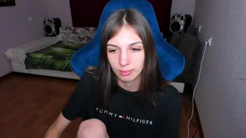 veneradi615 online show from March 2025 04:35:02 PM