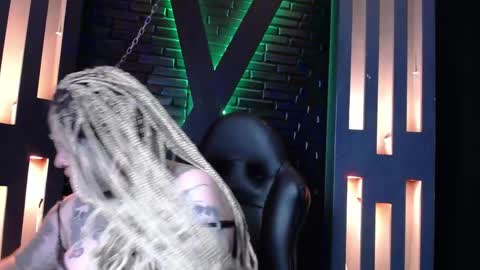 Snapshot of venus_rock chatting on April 2026 12:11:02 PM Venus Ink online show from April 2026 12:11:02 PM