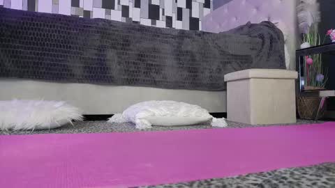 venusinylons online show from March 2026 02:01:01 PM