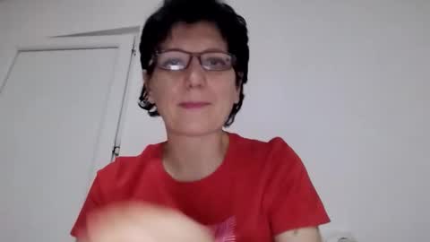 Vera online show from October 2025 08:39:01 PM