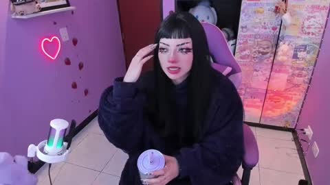     online show from October 2025 01:08:02 AM