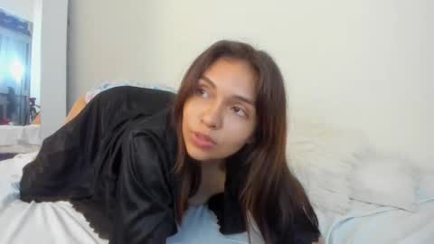 Snapshot of verohoneymoon chatting on February 2026 05:58:01 AM Veronica online show from February 2026 05:58:01 AM